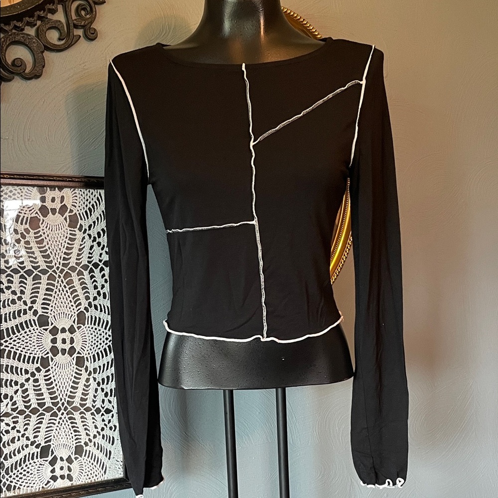 Black Long-Sleeve Contrast Stitch Top